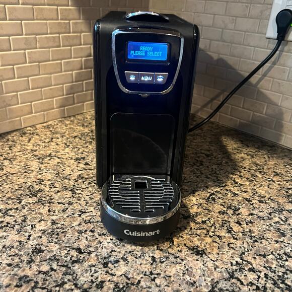 Cuisinart Espresso Defined Espresso Maker, specifically the EM-15 - Picture 4 of 8